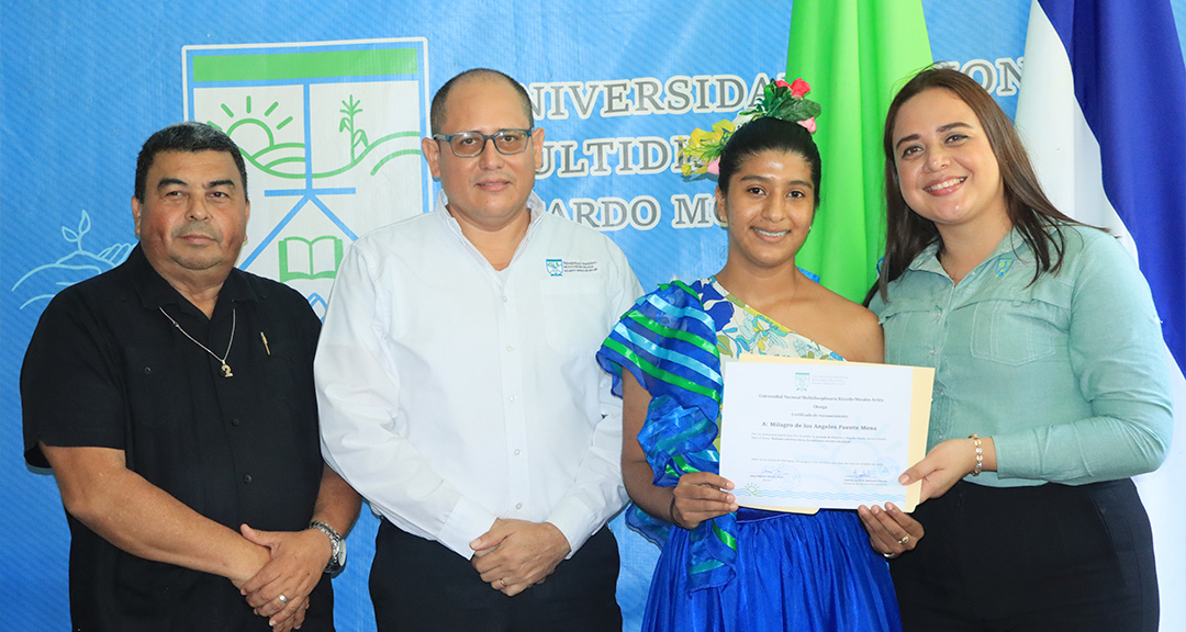 Comunidad Universitaria Destaca su Identidad Nacional en Jornada de Folclore. 5