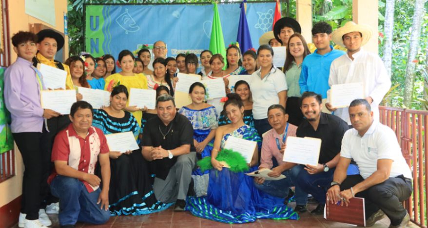 Comunidad Universitaria Destaca su Identidad Nacional en Jornada de Folclore. 3