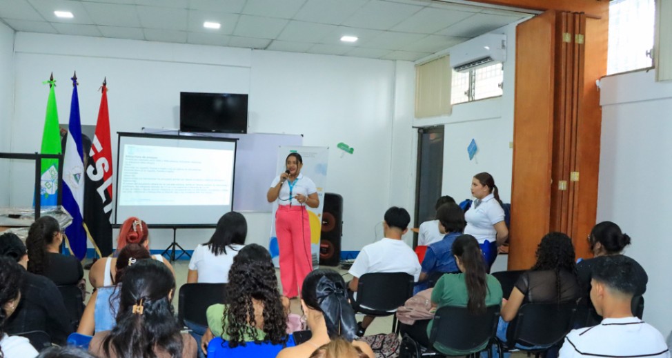 Lanzan Concurso de Redacción Ensayos “Y también enséñenles a leer” en Homenaje al Cmdte. Carlos Fonseca Amador 3