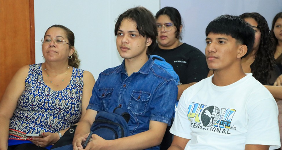 Lanzan Concurso de Redacción Ensayos “Y también enséñenles a leer” en Homenaje al Cmdte. Carlos Fonseca Amador 4